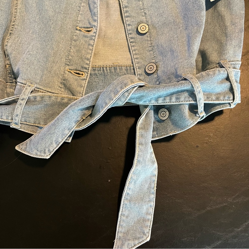 Cropped Denim Jacket - Picture 5 of 5